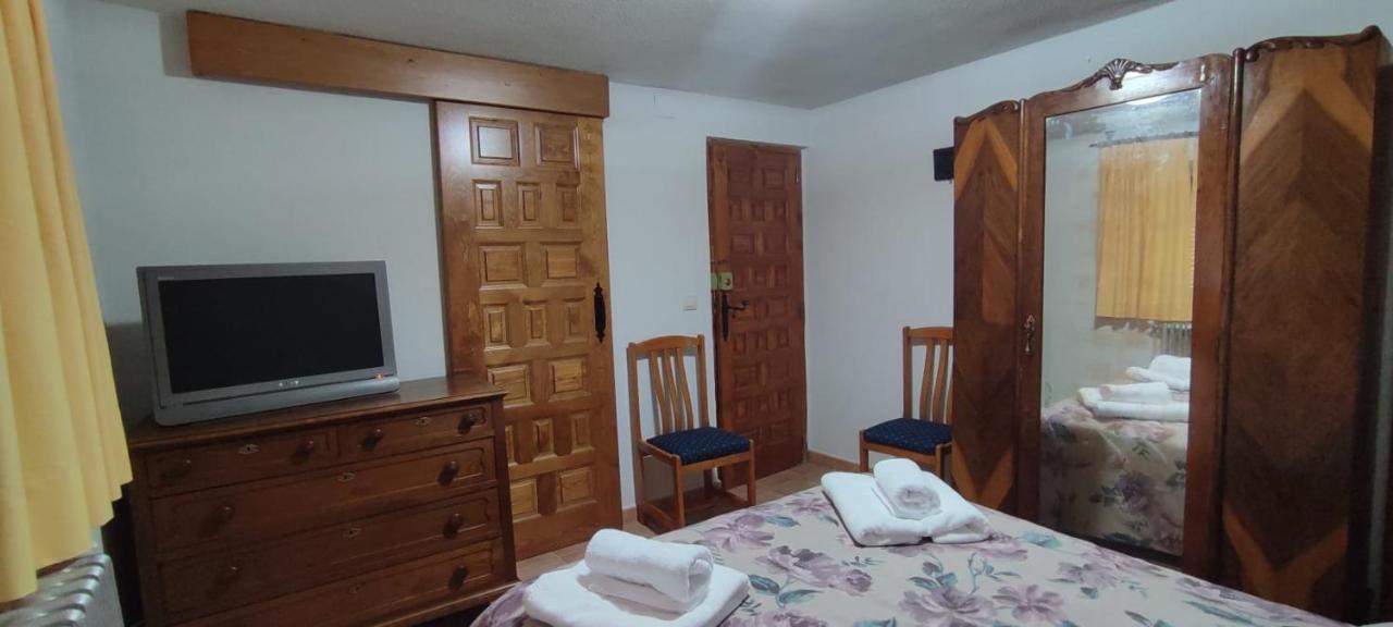 Casa De Los Abuelos Ortigosa del Monte Екстериор снимка